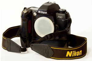   Nikon F80