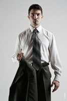 Фотопортрет мужчины в рубашке и галстуке