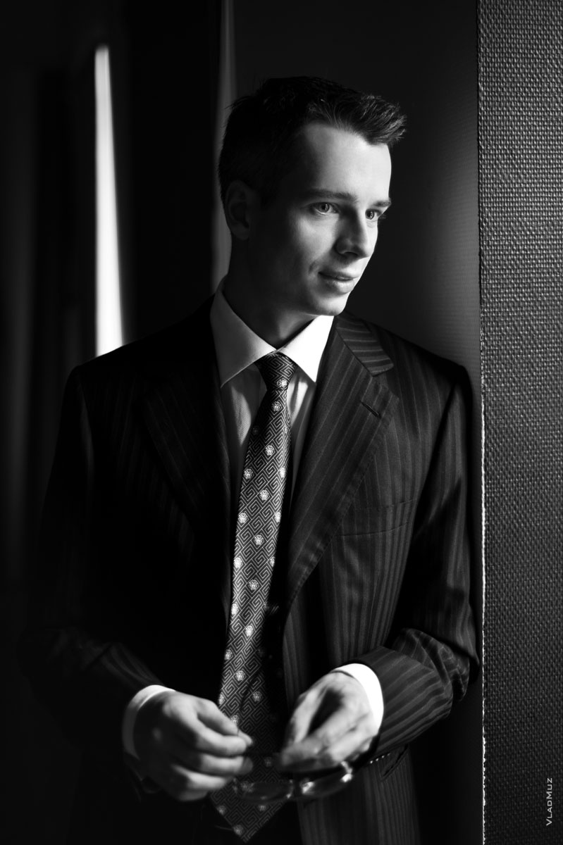 Фото портрет делового мужчины в костюме
