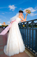 Фото невесты на набережной Яузы