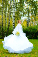 Фото кружащейся невесты