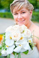 Фотопортрет невесты со свадебным букетом