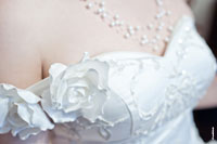Цветочные детали свадебного платья
