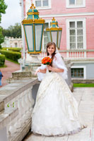 Фото невесты в полный рост с букетом
