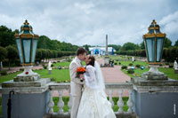 Свадебный поцелуй на дворцовом крыльце в Кусково