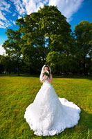 Фото невесты с букетом в Коломенском