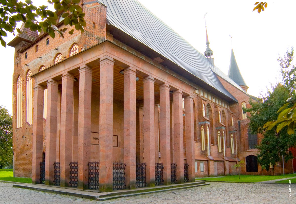 Могила Иммануила Канта в Кафедральном соборе Кенигсберга