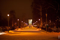 Ночное фото Аллеи Славы и памятника Мемориала Славы в г. Королёве с подсветкой