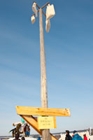 Фото ледяного масленичного столба с призами в «Лудорвае»