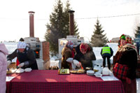 Хозяйки в «Лудорвае» на Масленицу делают в печках-блинометах блины