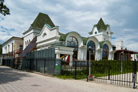 Необычные архитектурные формы в районе Александровского сада