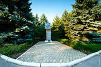 Фото монумента в память о сотрудниках и студентах института, погибших в Великой Отечественной войне, 1941-1945