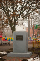 Фото памятника Герою Советского Союза командиру танка Сорокину Георгию Александровичу