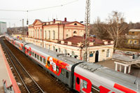 Вид сверху на поезд эстафеты Олимпийского огня «Сочи 2014» и железнодорожный вокзал Новочеркасска