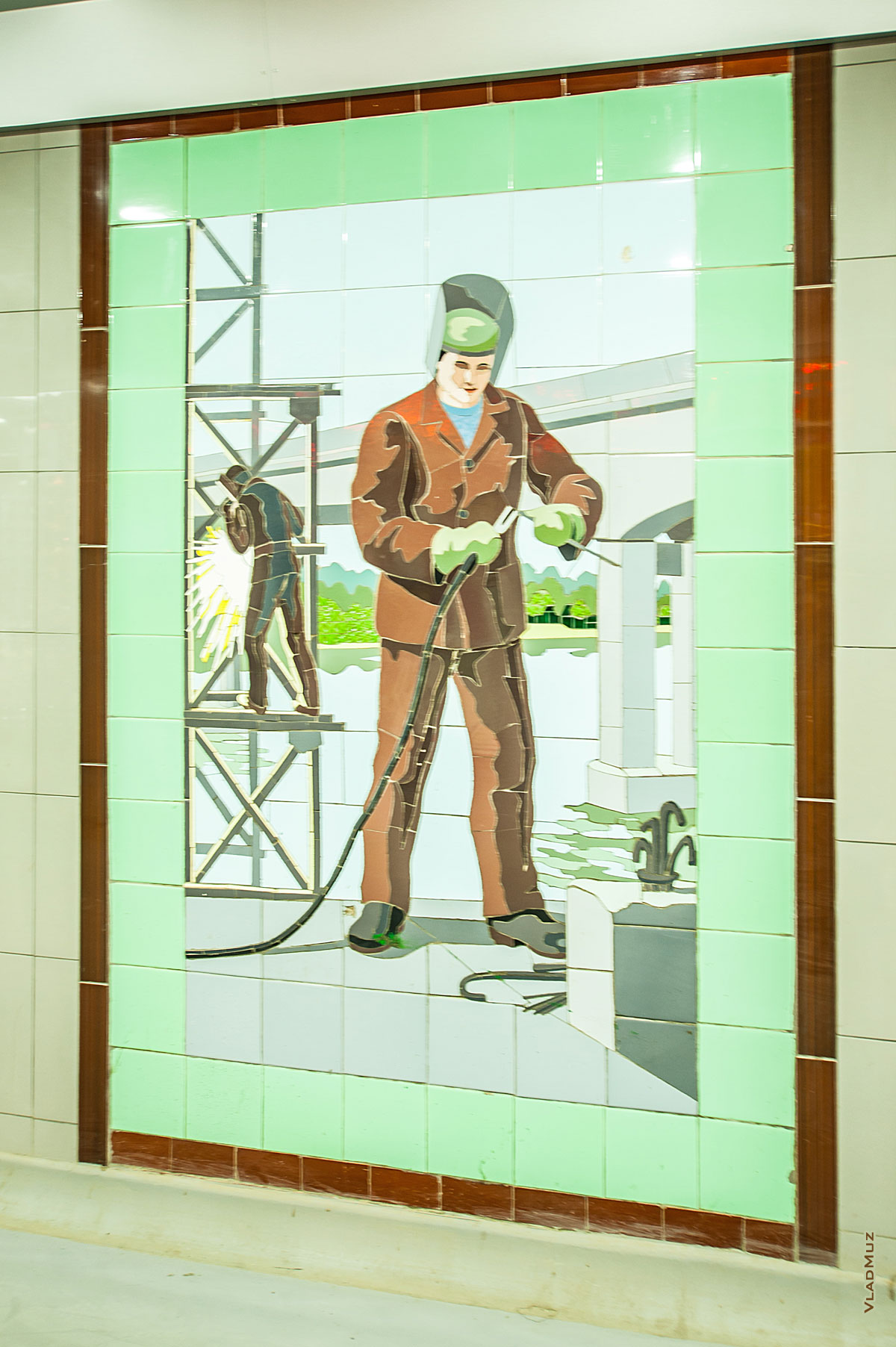 Советская мозаика в подземном переходе Ростова-на-Дону