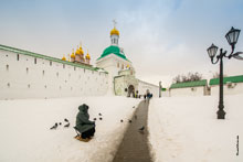 Фото Святых ворот в Свято-Троицкую Сергиеву Лавру и Красной воротной башни в Сергиевом Посаде зимой