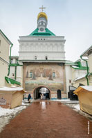 HD-фото стенописи на Красной башне Свято-Троицкой Сергиевой Лавры с разрешением 3645 на 5465 пикселей