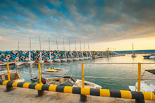 Фото парусных яхт на стоянке в порту Адлера «Имеретинский»