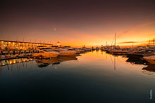 Фото сочинской марины в Морском порту Сочи на закате солнца в HD качестве с разрешением 5860 на 3910 пикселей