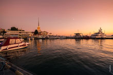 Фото Морвокзала в Сочи на закате солнца в HD качестве с разрешением 6192 на 4128 пикселей