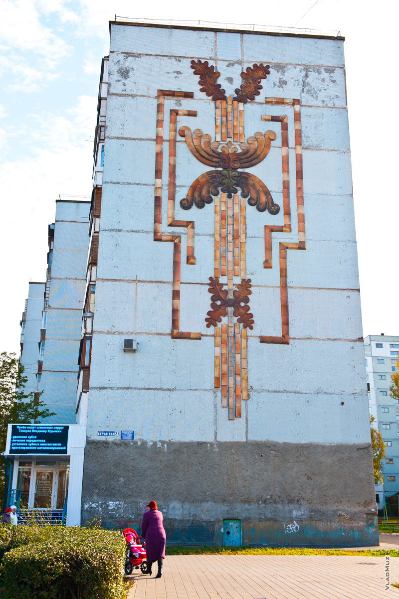 Фото мозаики на стене 9-ти этажного дома в Волгодонске